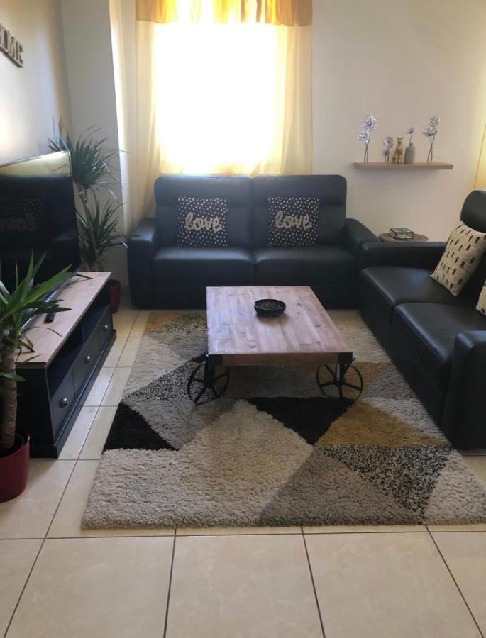Grand Logement A 300 Metres De La Gare Mantes-la-Jolie Bagian luar foto